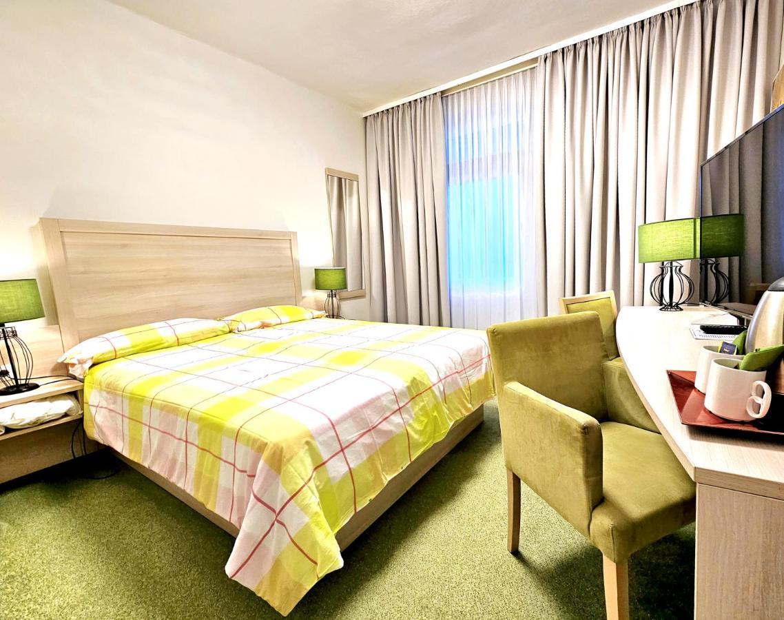 Hotel Schifferkrug & Weinstube 3*